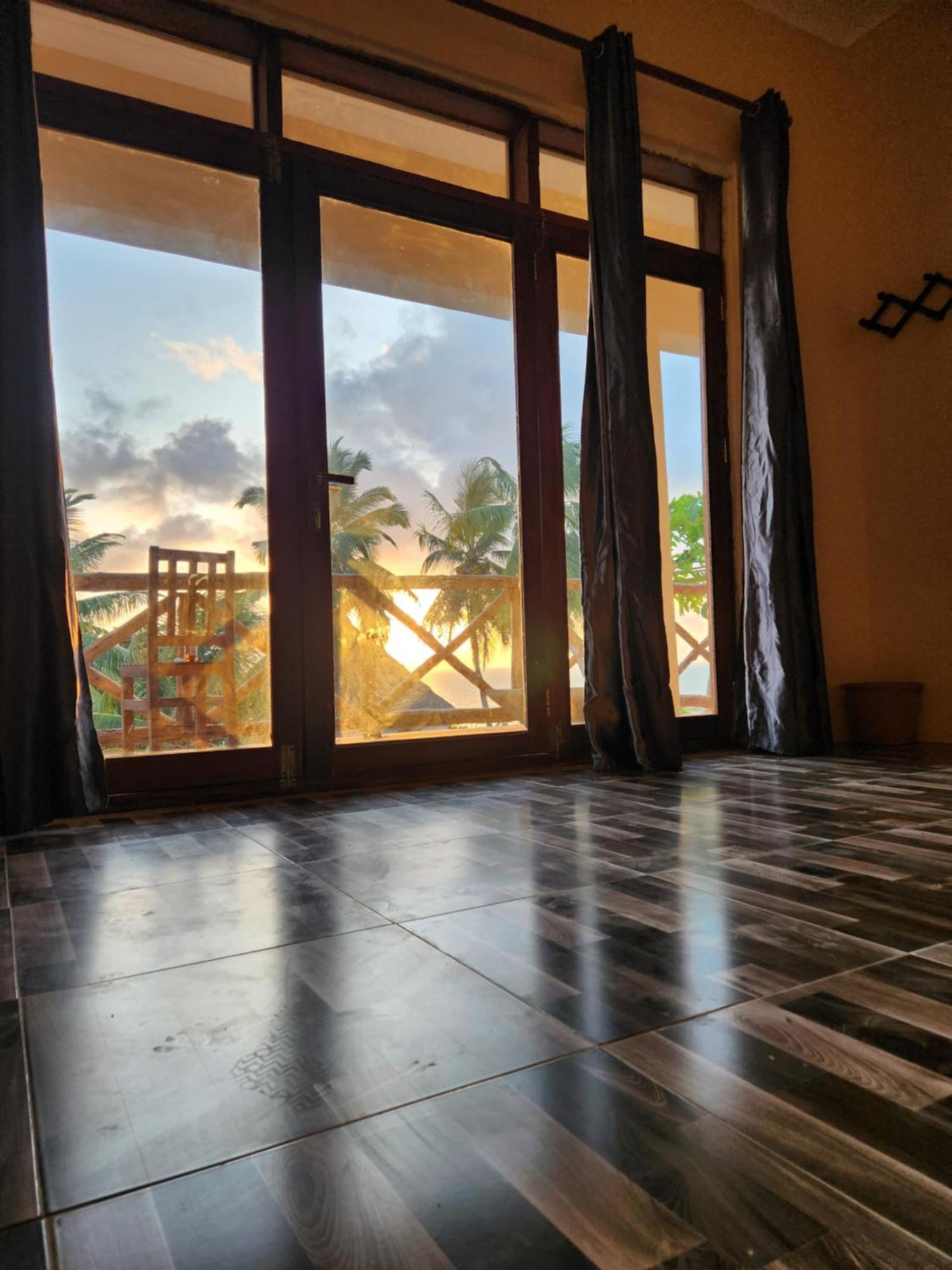 فندق Two Palms جامبياني المظهر الخارجي الصورة